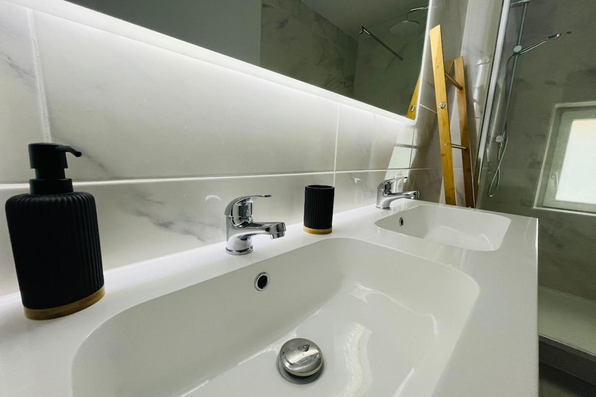 L'Horreum Appartement Proche Des Halles Wifi ナルボンヌ エクステリア 写真
